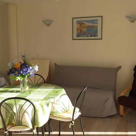 Coin-nuit Avec Piscine Et Parking, 4 Pers. - Fr-1-780-49 Daire *